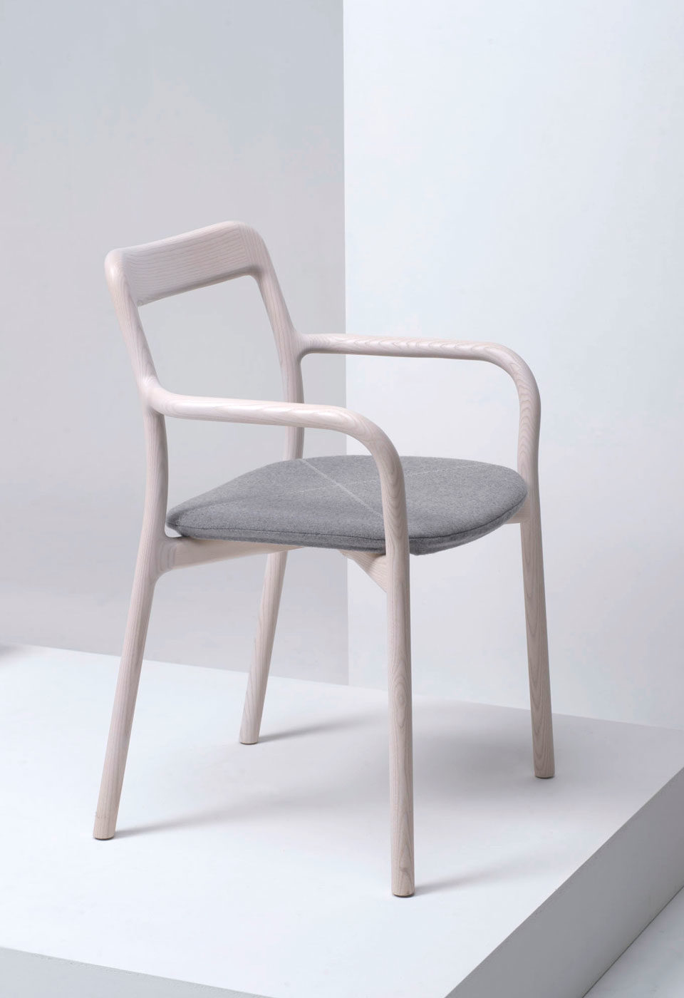 开云（中国） - 坐具|餐椅|办公家具|设计师家具|布兰卡餐椅